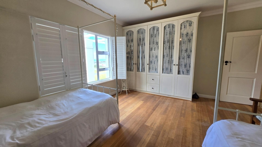 6 Bedroom Property for Sale in Franskraal Western Cape